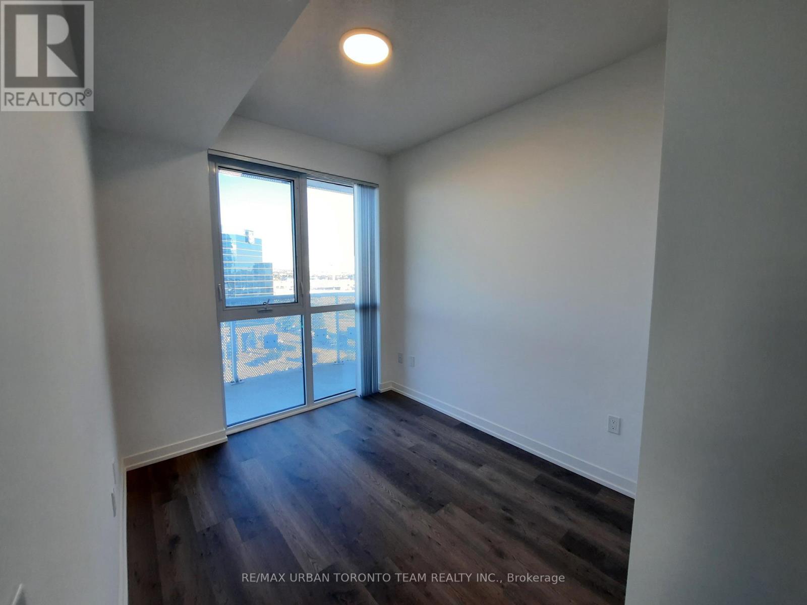 802 - 8 Interchange Way, Vaughan, Ontario  L4K 5Z7 - Photo 13 - N12508668