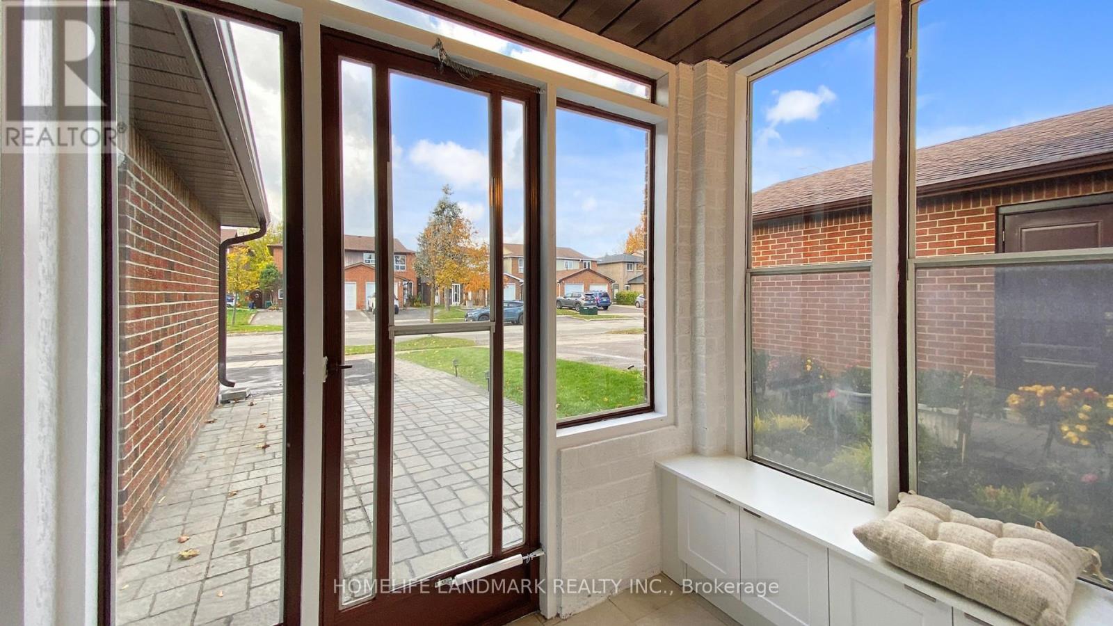 147 Risebrough Circuit, Markham, Ontario  L3R 3E2 - Photo 4 - N12508750