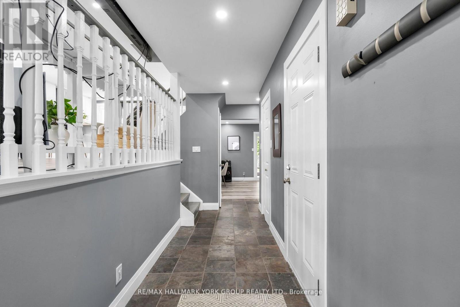 103 Wood Crescent, Bradford West Gwillimbury (Bradford), Ontario  L3Z 2G4 - Photo 4 - N12508806