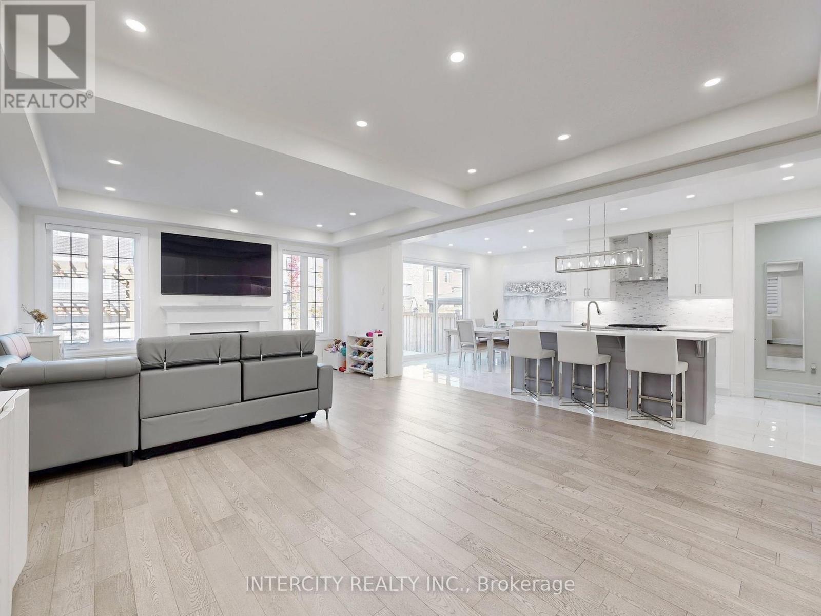 68 Klein Mills Road, Vaughan, Ontario  L4H 4W1 - Photo 10 - N12508894