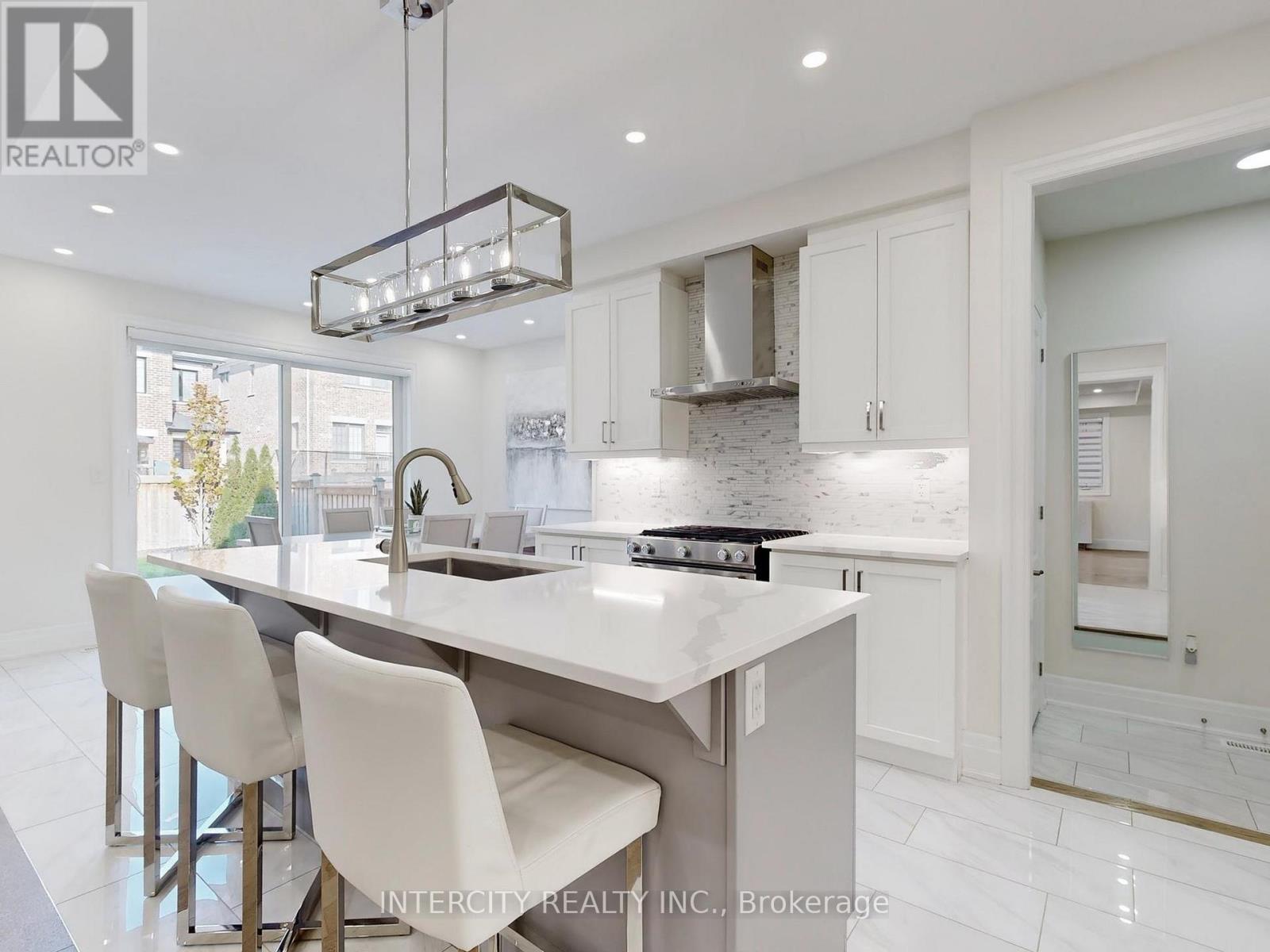 68 Klein Mills Road, Vaughan, Ontario  L4H 4W1 - Photo 11 - N12508894