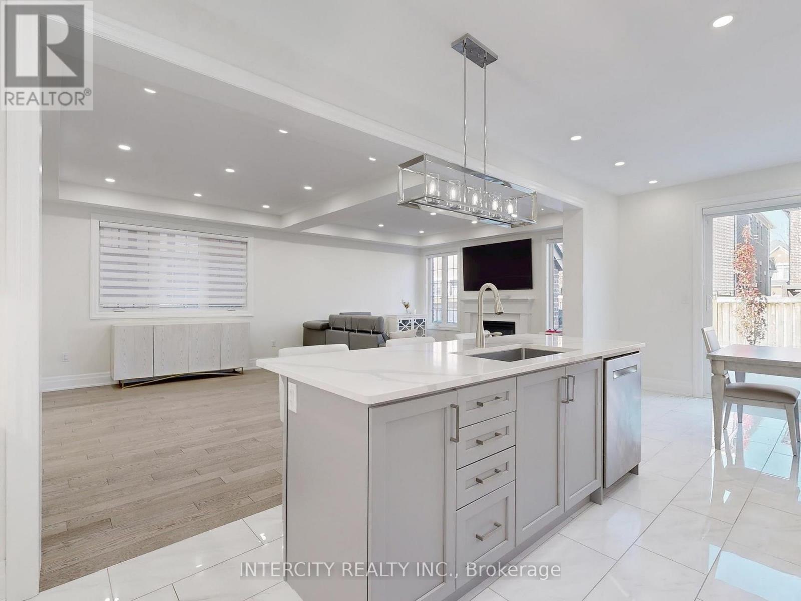 68 Klein Mills Road, Vaughan, Ontario  L4H 4W1 - Photo 12 - N12508894