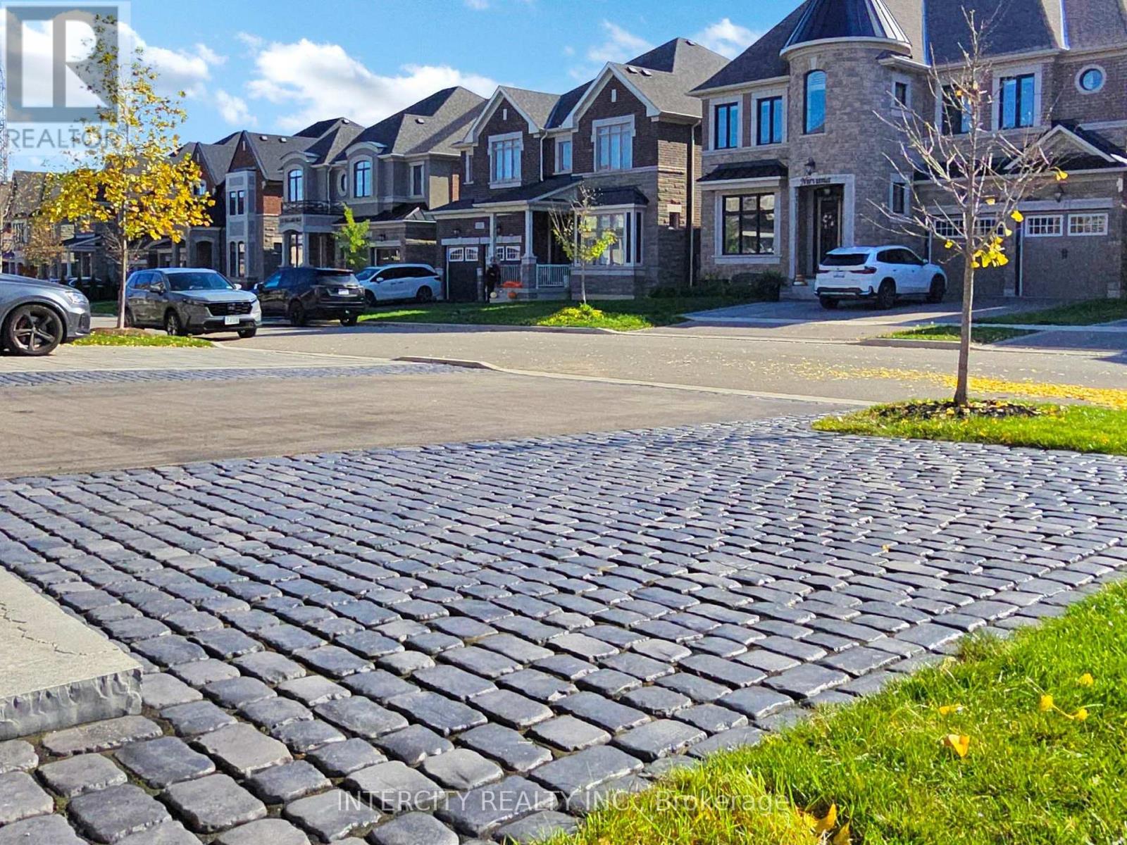 68 Klein Mills Road, Vaughan, Ontario  L4H 4W1 - Photo 3 - N12508894