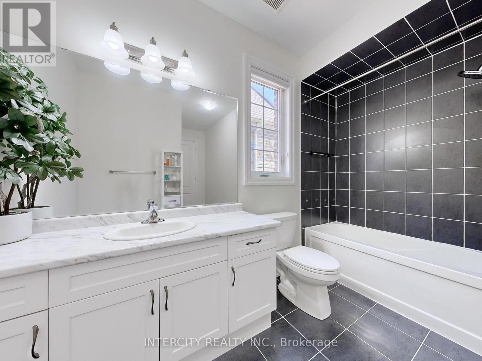 68 Klein Mills Road, Vaughan, Ontario  L4H 4W1 - Photo 41 - N12508894