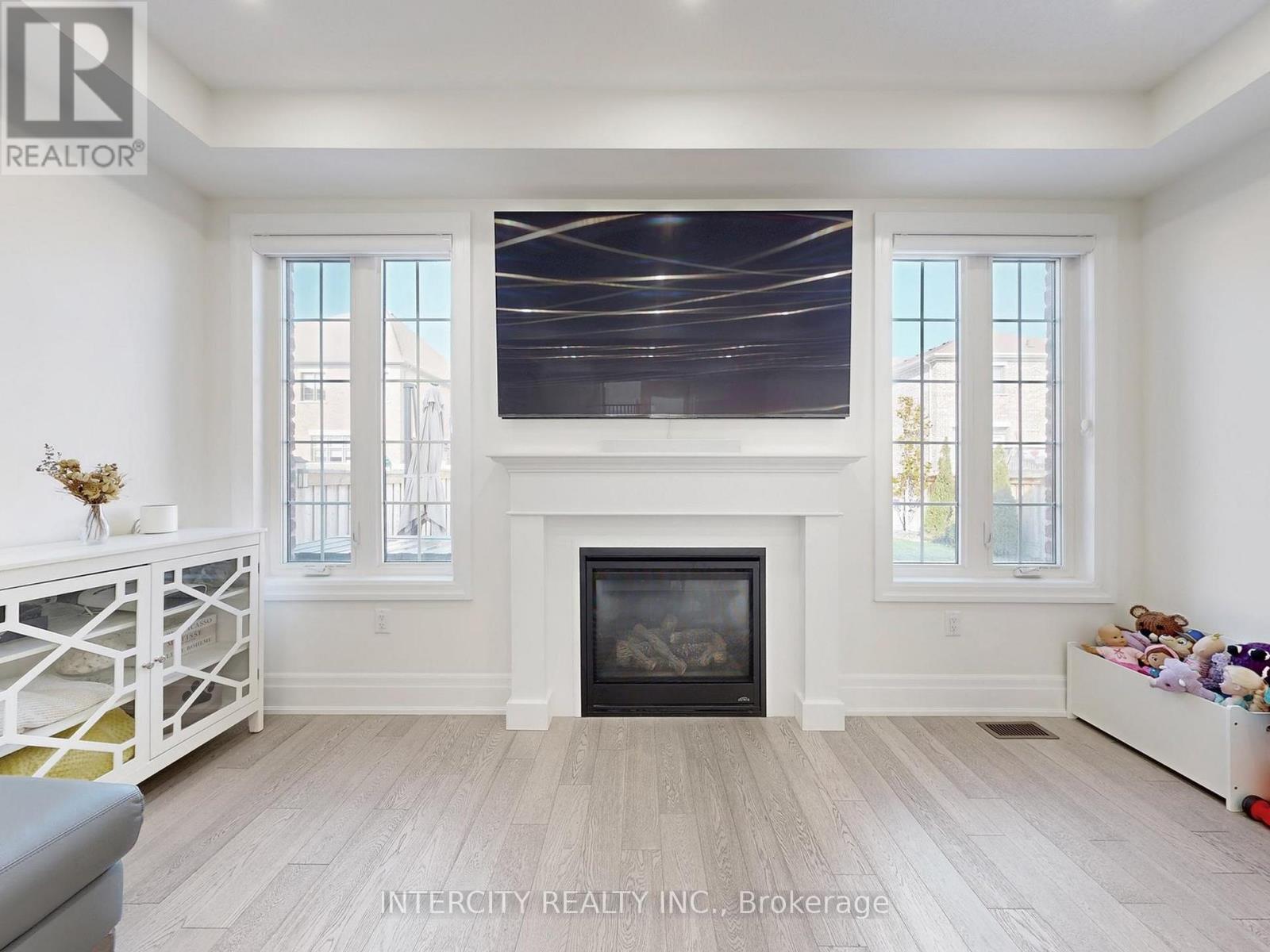 68 Klein Mills Road, Vaughan, Ontario  L4H 4W1 - Photo 7 - N12508894