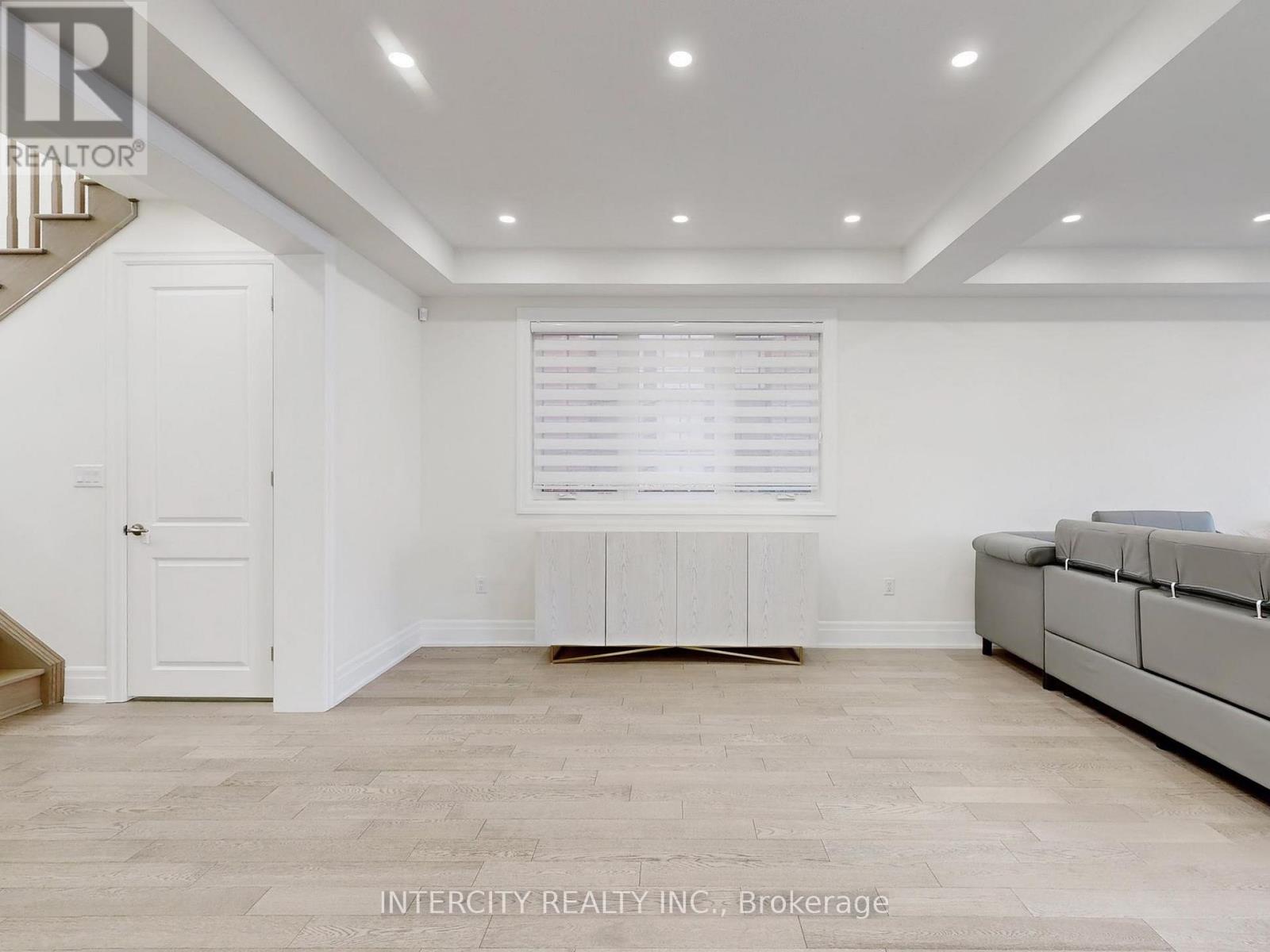 68 Klein Mills Road, Vaughan, Ontario  L4H 4W1 - Photo 9 - N12508894