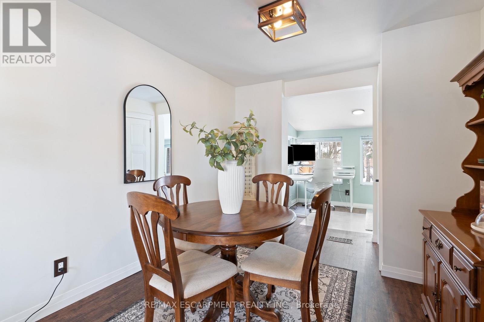 18 Flanders Avenue, St. Catharines, Ontario  L2M 5X3 - Photo 16 - X12464334