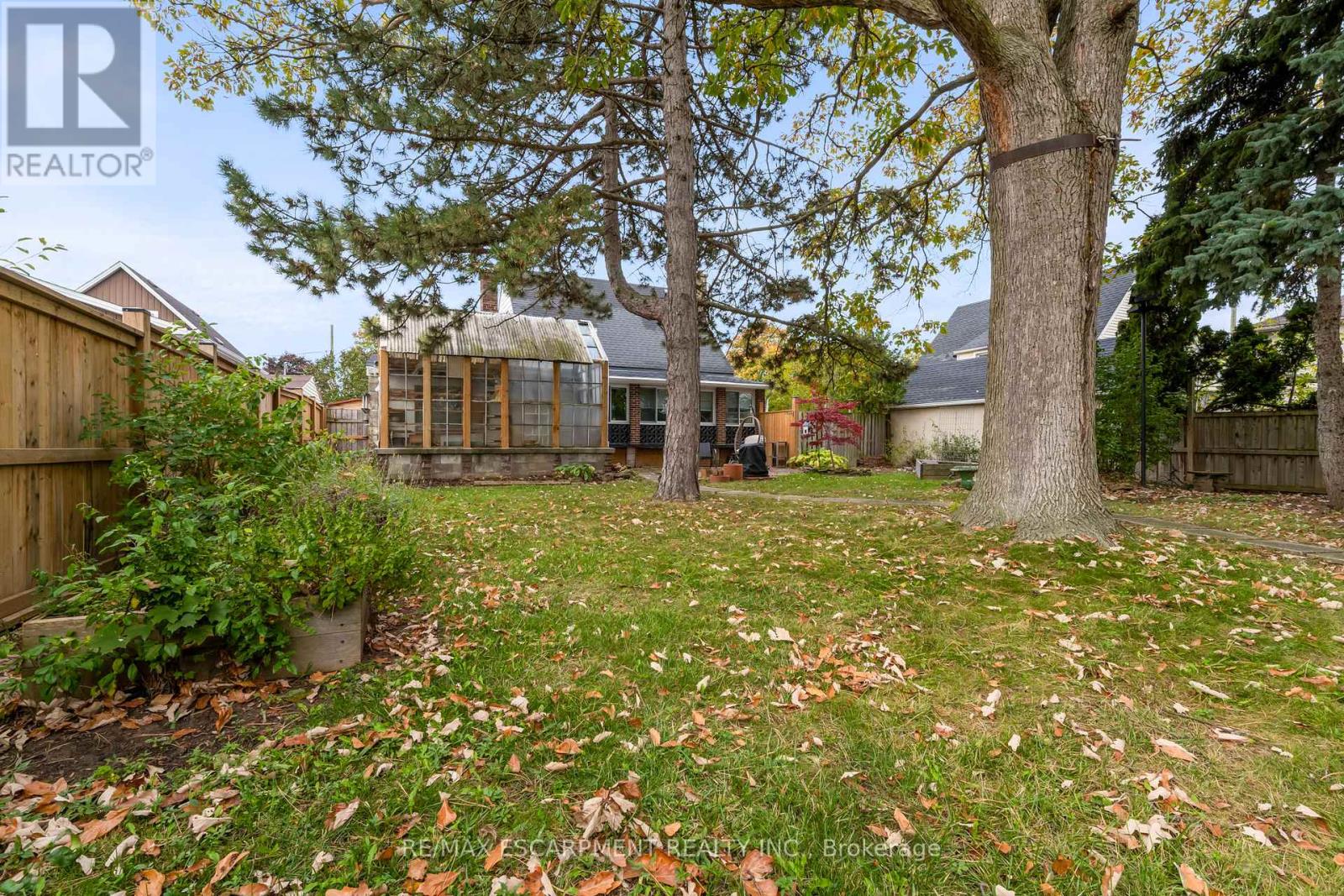 18 Flanders Avenue, St. Catharines, Ontario  L2M 5X3 - Photo 39 - X12464334