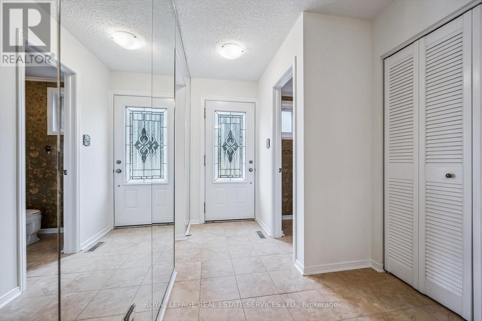 7 - 1241 Mccraney Street E, Oakville, Ontario  L6H 3A3 - Photo 6 - W12508674