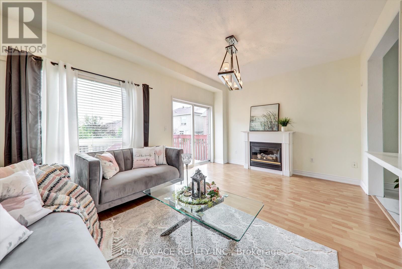 31 Cherryplum Way, Brampton, Ontario  L6S 6J4 - Photo 10 - W12508756