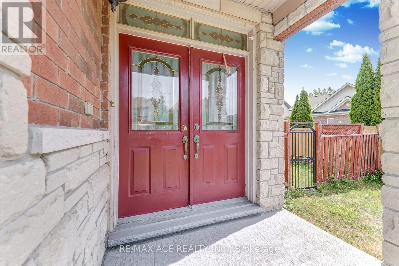 31 Cherryplum Way, Brampton, Ontario  L6S 6J4 - Photo 5 - W12508756