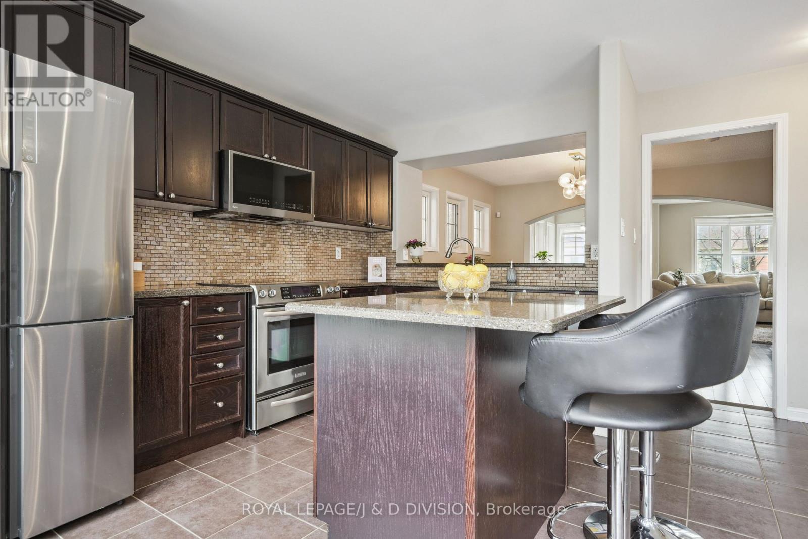 612 Sellers Path, Milton, Ontario  L9T 0P4 - Photo 13 - W12508804