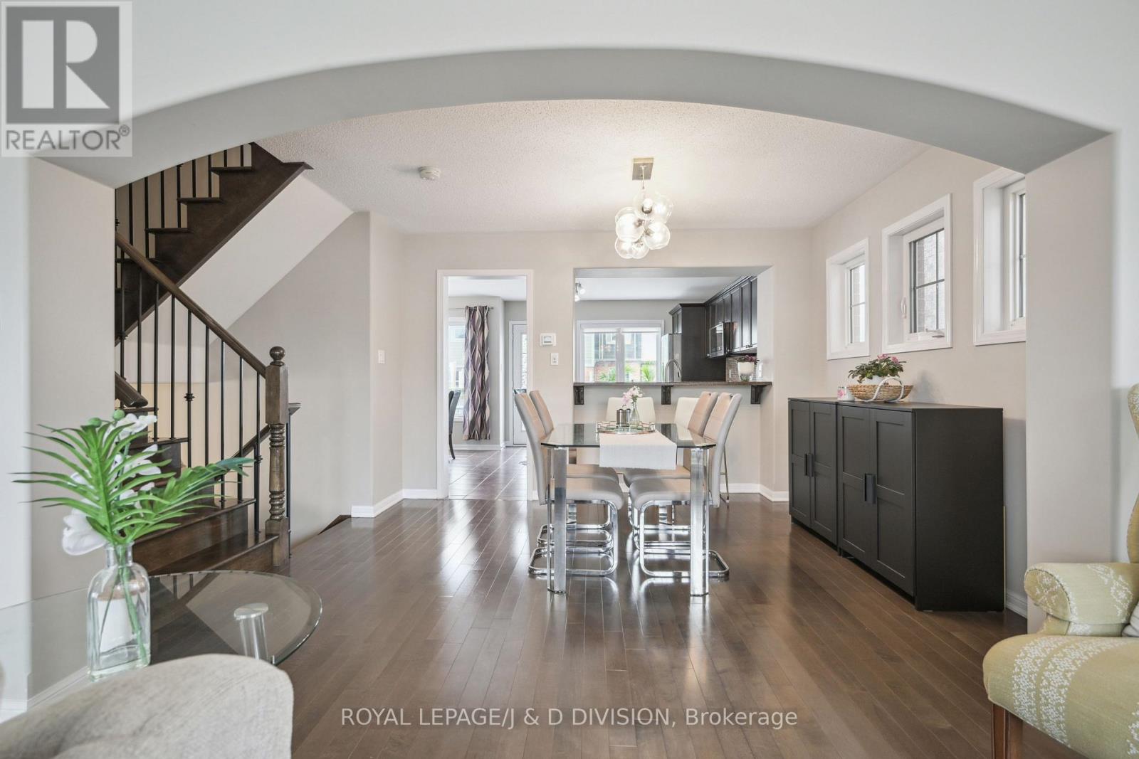 612 Sellers Path, Milton, Ontario  L9T 0P4 - Photo 5 - W12508804