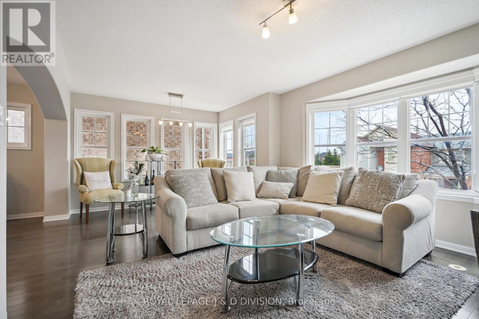 612 Sellers Path, Milton, Ontario  L9T 0P4 - Photo 9 - W12508804