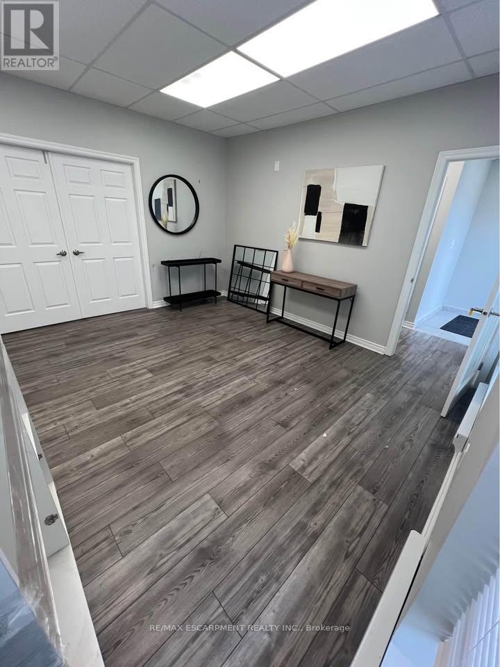 3325c Mainway, Burlington, Ontario  L7M 1A6 - Photo 4 - W12508812