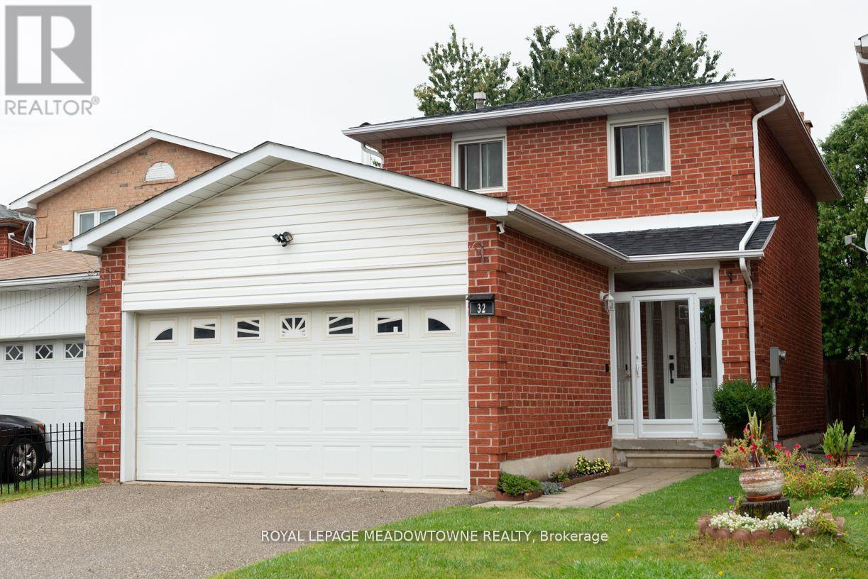 32 CLARRIDGE COURT, Brampton, Ontario
