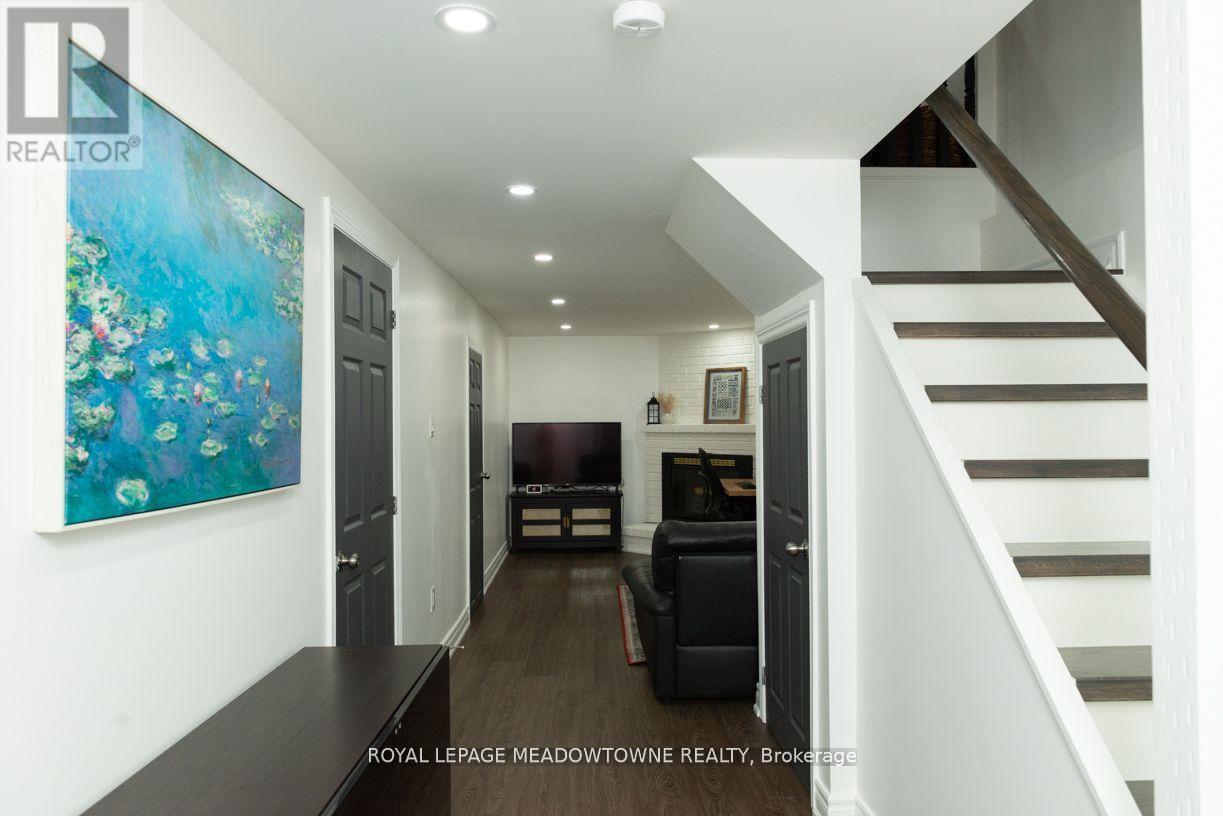 32 Clarridge Court, Brampton, Ontario  L6X 3N5 - Photo 22 - W12508820