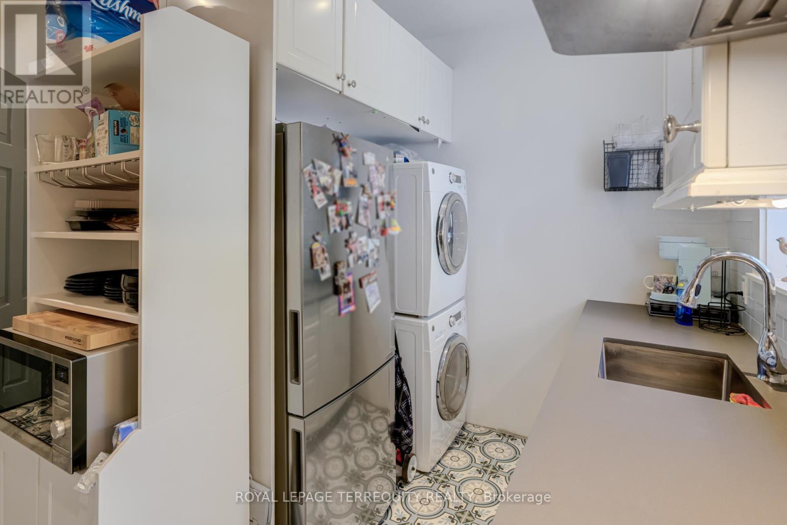 30 1/2 Macaulay Avenue, Toronto, Ontario  M6P 3P6 - Photo 17 - W12508842