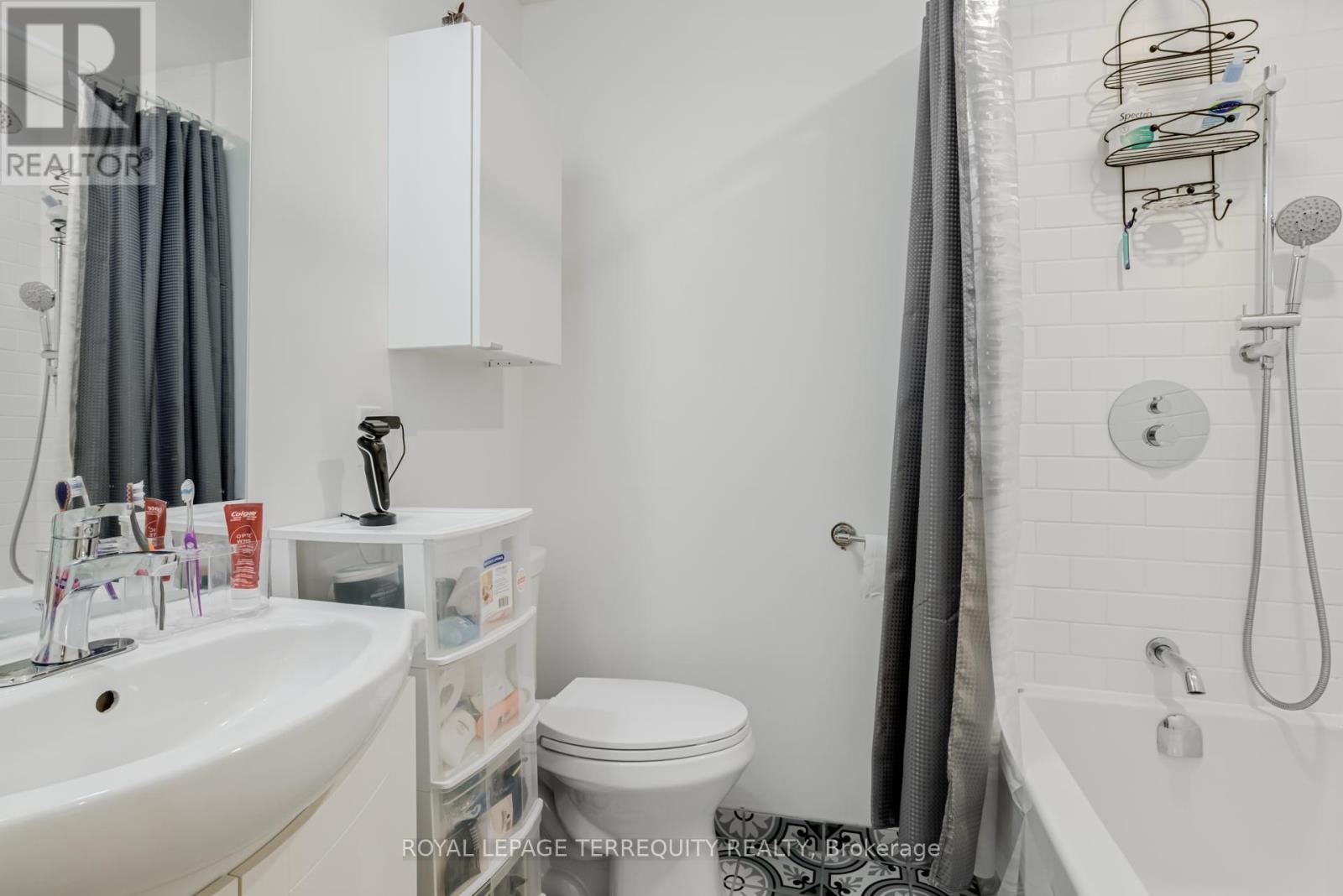 30 1/2 Macaulay Avenue, Toronto, Ontario  M6P 3P6 - Photo 19 - W12508842