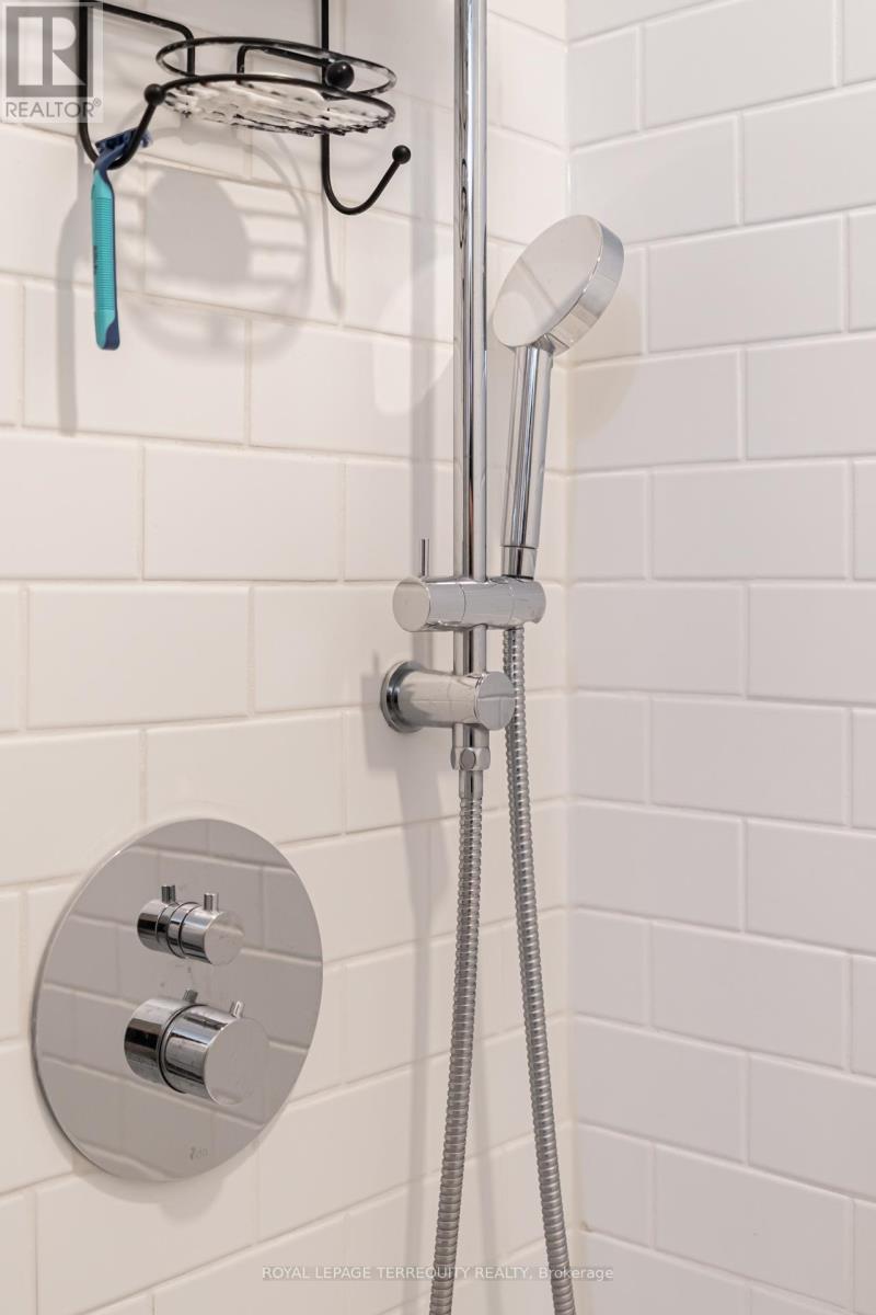 30 1/2 Macaulay Avenue, Toronto, Ontario  M6P 3P6 - Photo 20 - W12508842