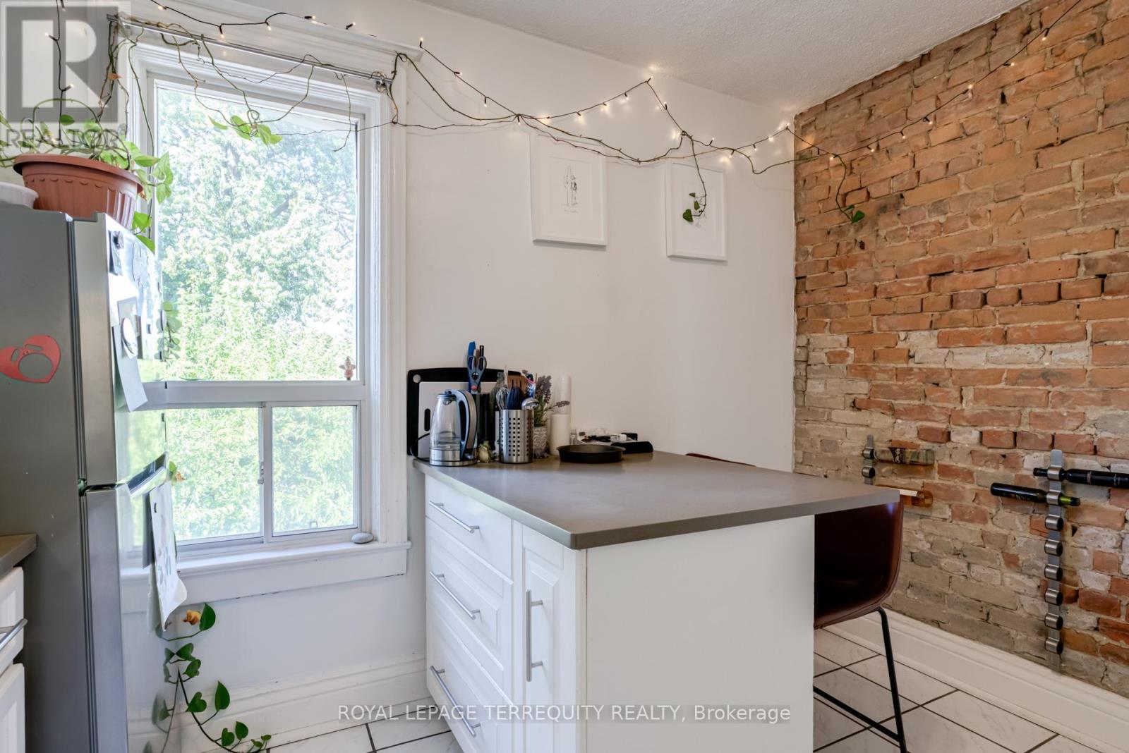 30 1/2 Macaulay Avenue, Toronto, Ontario  M6P 3P6 - Photo 23 - W12508842