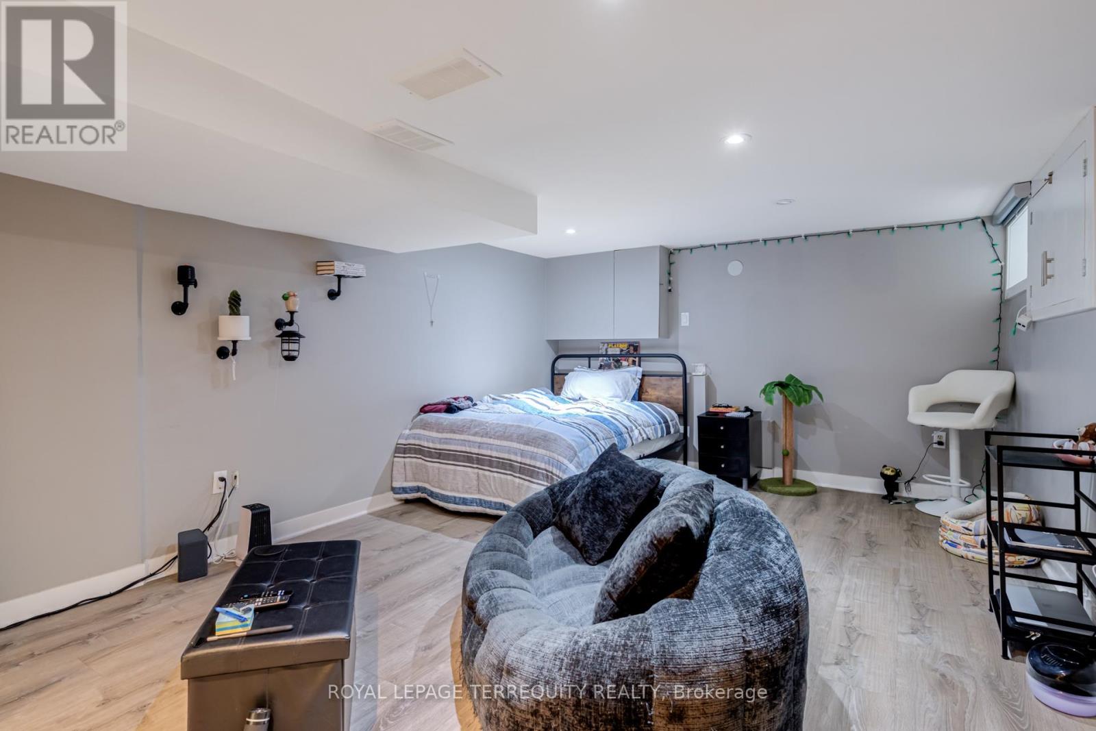 30 1/2 Macaulay Avenue, Toronto, Ontario  M6P 3P6 - Photo 36 - W12508842