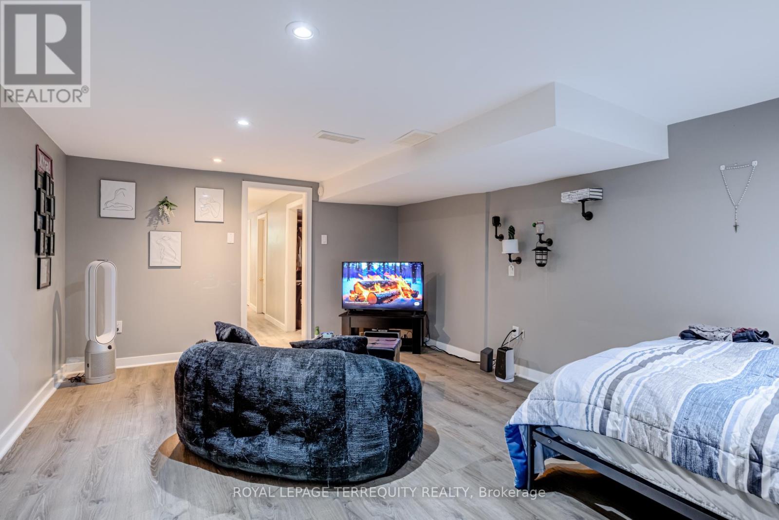 30 1/2 Macaulay Avenue, Toronto, Ontario  M6P 3P6 - Photo 38 - W12508842