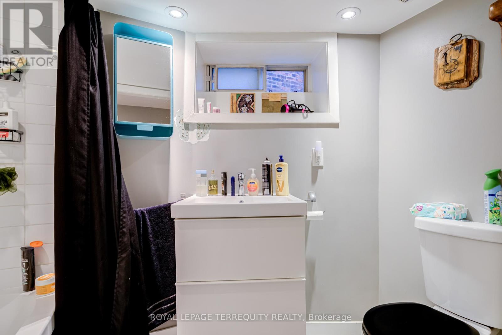 30 1/2 Macaulay Avenue, Toronto, Ontario  M6P 3P6 - Photo 39 - W12508842