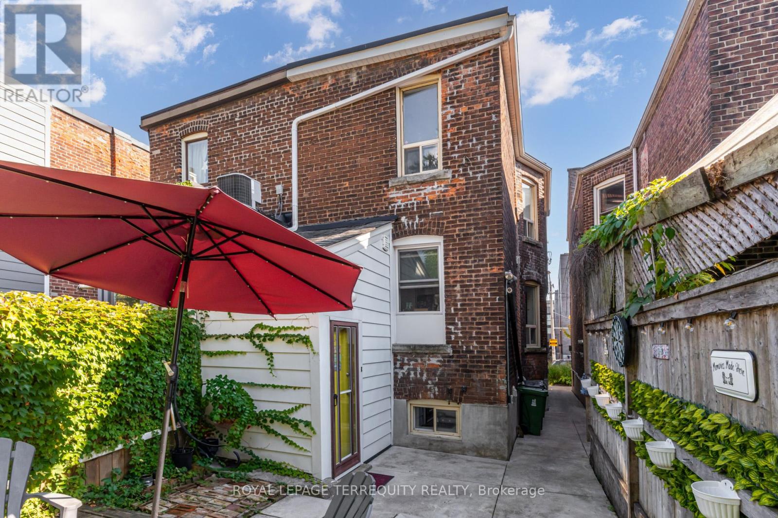 30 1/2 Macaulay Avenue, Toronto, Ontario  M6P 3P6 - Photo 41 - W12508842