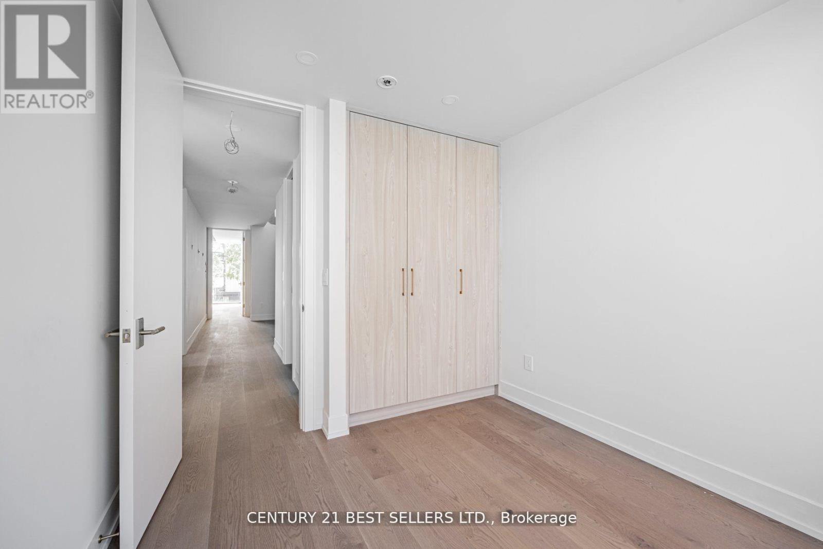 739 Ebony Avenue, Mississauga, Ontario  L5E 1V9 - Photo 14 - W12508850