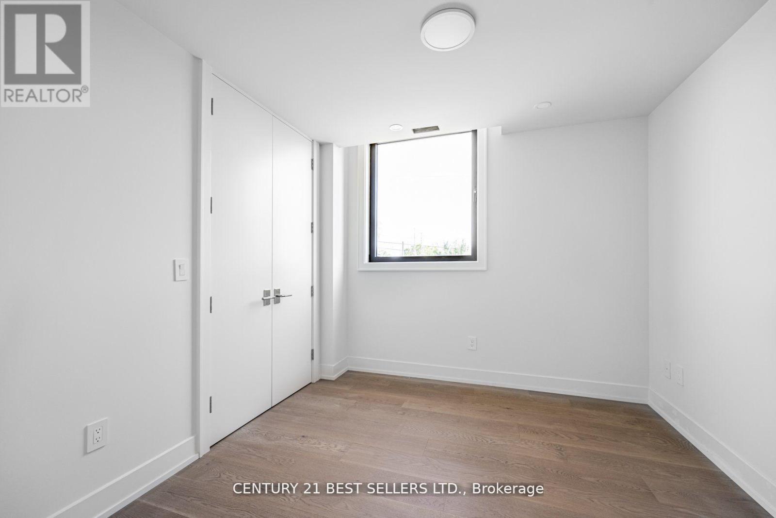 739 Ebony Avenue, Mississauga, Ontario  L5E 1V9 - Photo 15 - W12508850