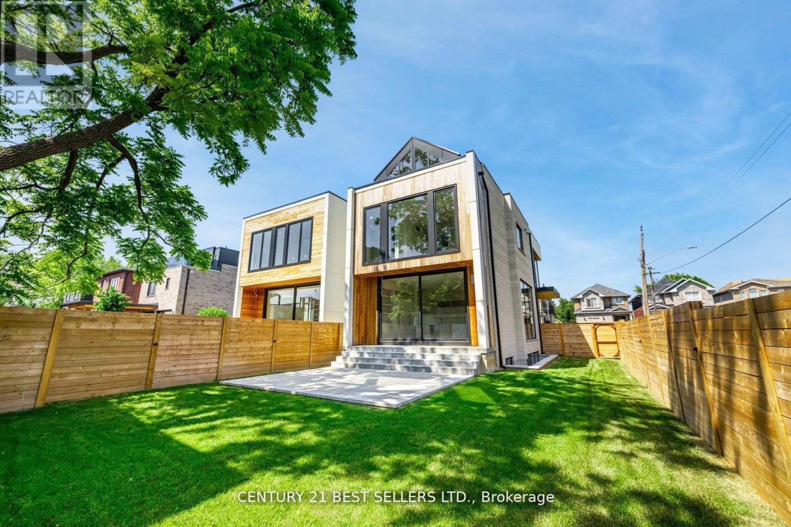 739 Ebony Avenue, Mississauga, Ontario  L5E 1V9 - Photo 4 - W12508850