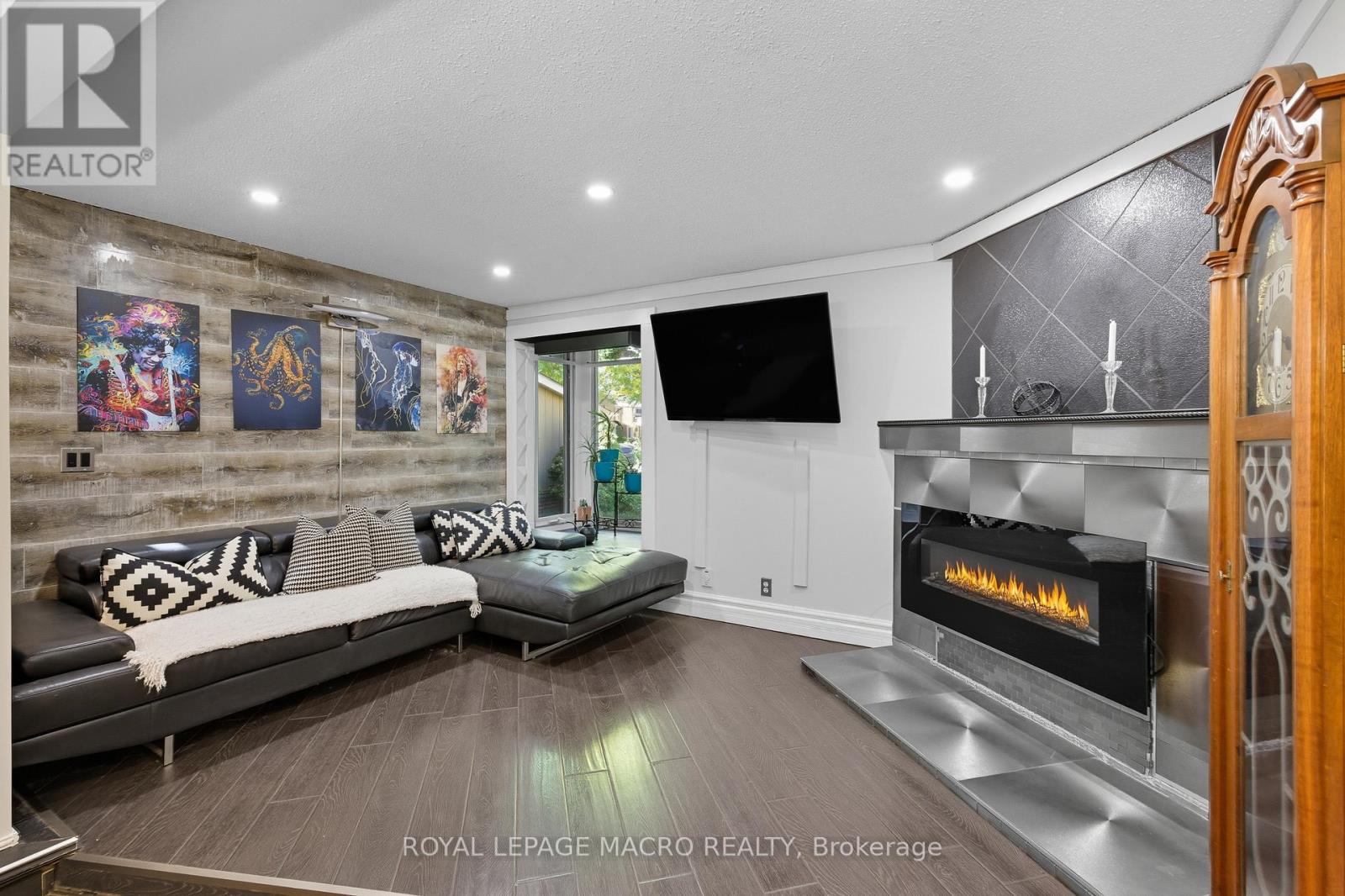 28 - 2385 Woodward Avenue, Burlington, Ontario  L7R 1V2 - Photo 3 - W12508854