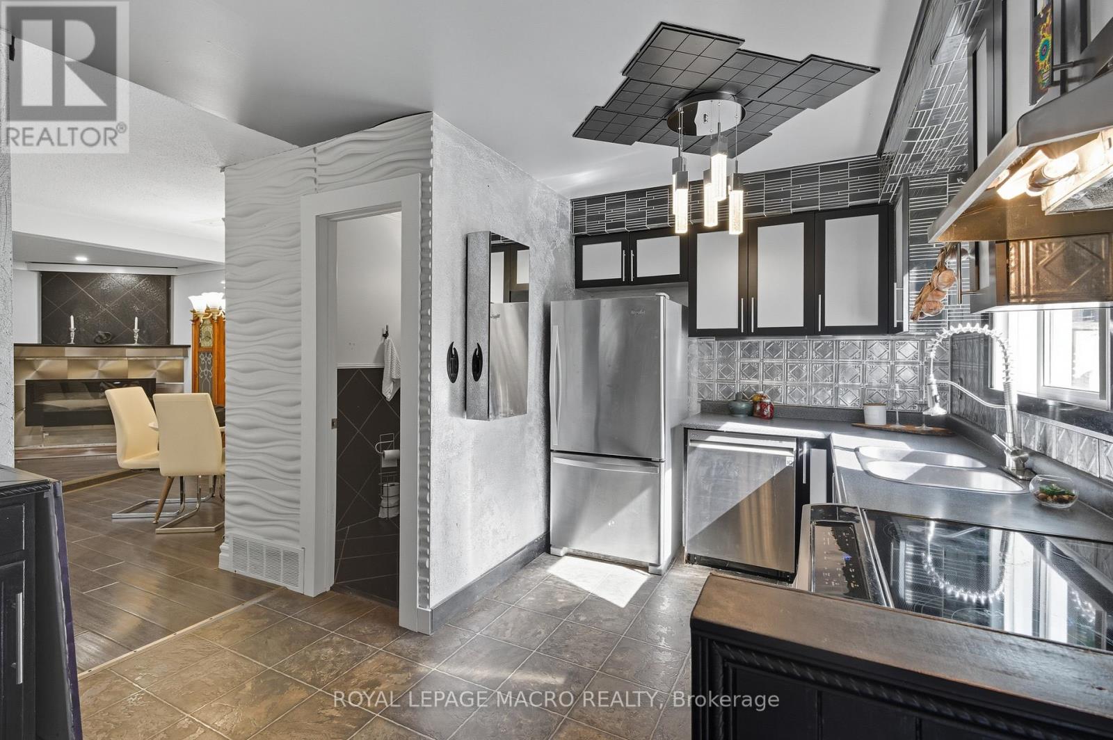 28 - 2385 Woodward Avenue, Burlington, Ontario  L7R 1V2 - Photo 8 - W12508854