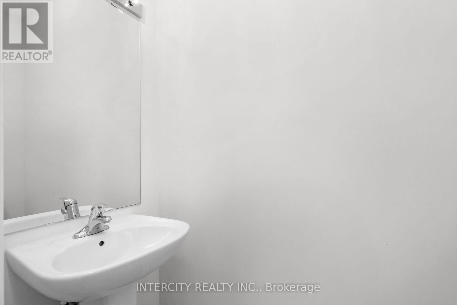 30 - 28 Queenpost Drive, Brampton, Ontario  L6Y 6L2 - Photo 19 - W12508860