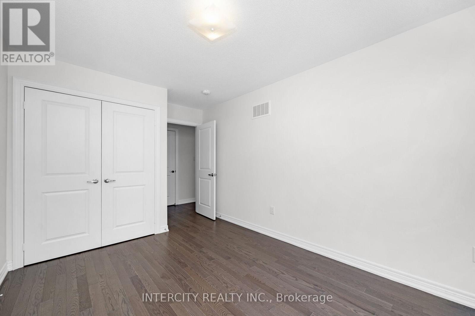 30 - 28 Queenpost Drive, Brampton, Ontario  L6Y 6L2 - Photo 28 - W12508860