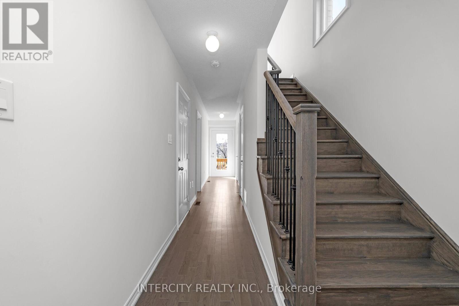 30 - 28 Queenpost Drive, Brampton, Ontario  L6Y 6L2 - Photo 7 - W12508860