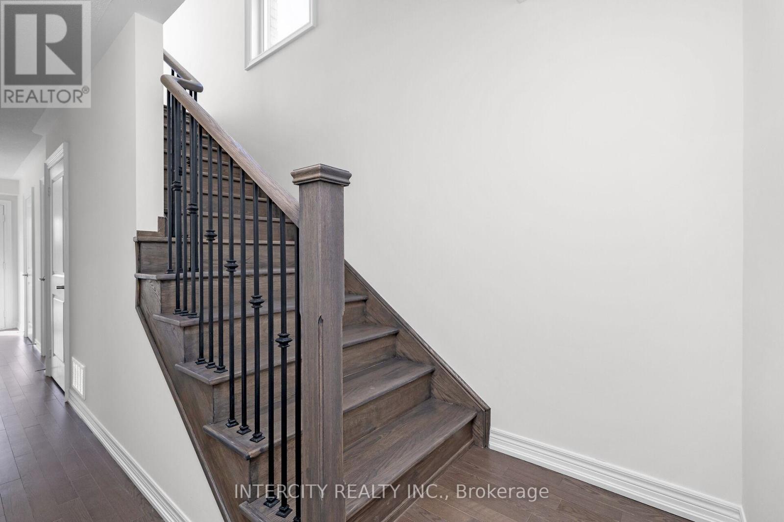 30 - 28 Queenpost Drive, Brampton, Ontario  L6Y 6L2 - Photo 8 - W12508860