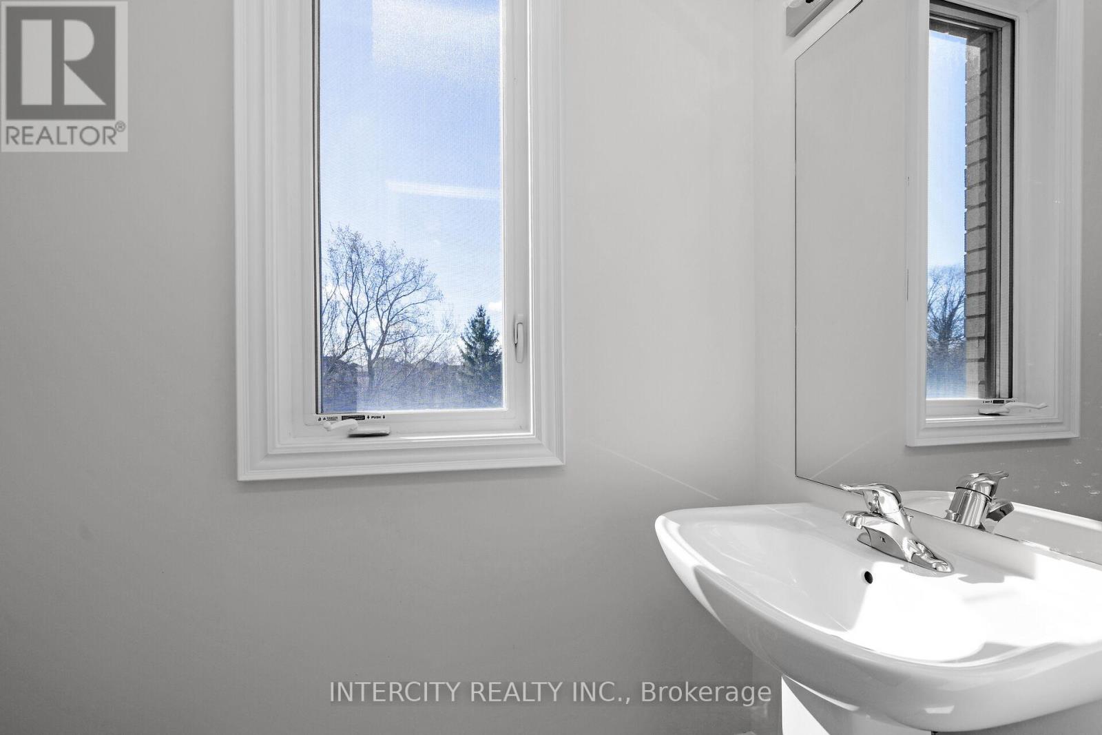 30 Queenpost Drive N, Brampton, Ontario  L6Y 6L2 - Photo 22 - W12508884