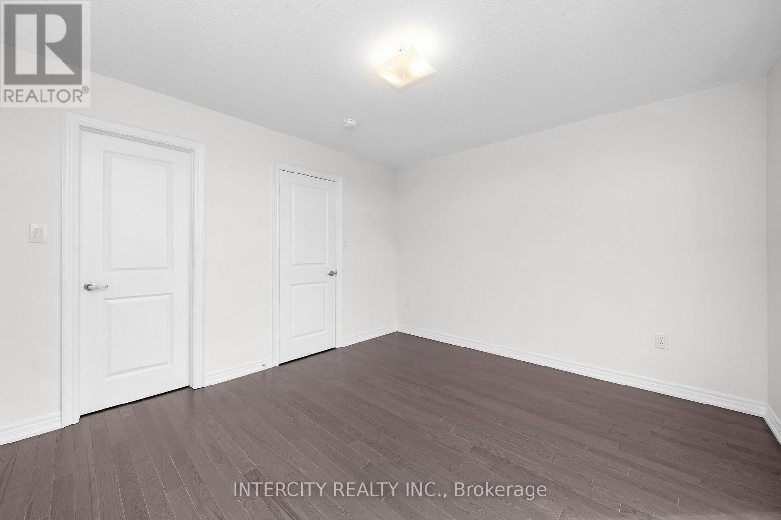 30 Queenpost Drive N, Brampton, Ontario  L6Y 6L2 - Photo 25 - W12508884