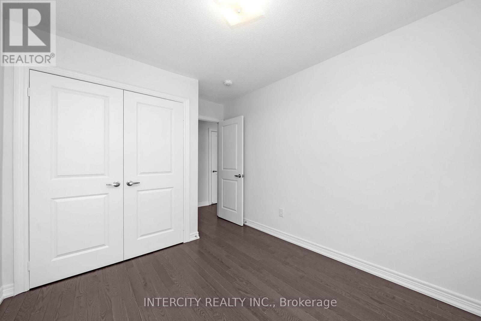 30 Queenpost Drive N, Brampton, Ontario  L6Y 6L2 - Photo 29 - W12508884