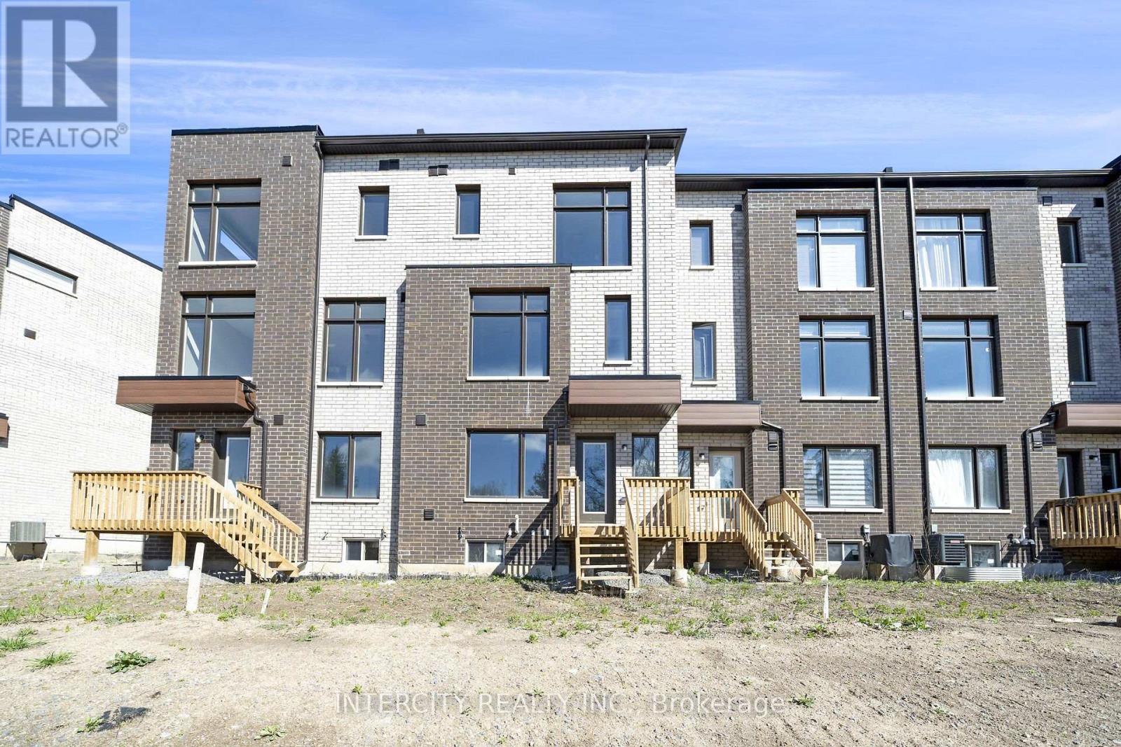 30 Queenpost Drive N, Brampton, Ontario  L6Y 6L2 - Photo 33 - W12508884