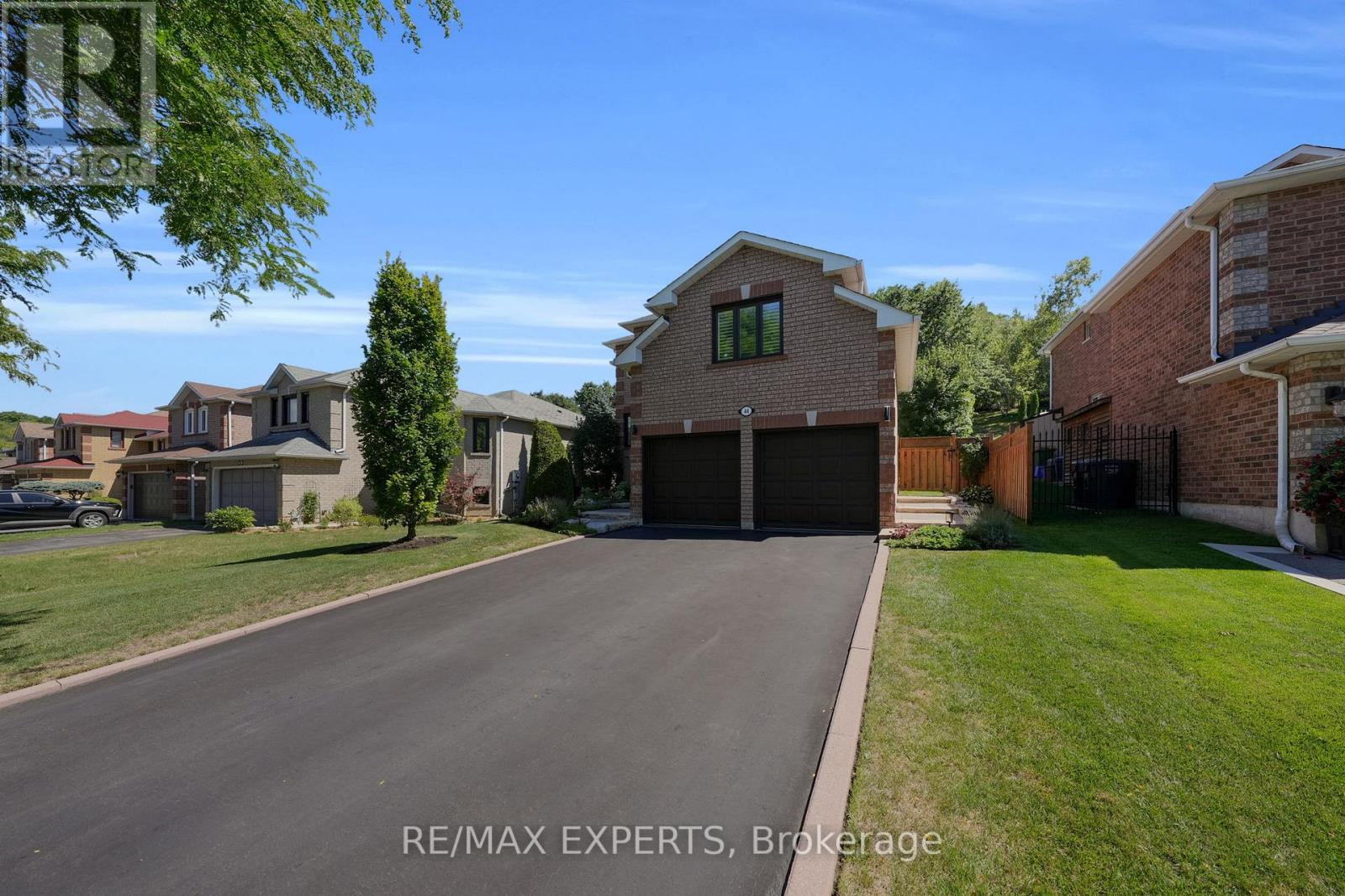 44 SUNKIST VALLEY ROAD, Caledon, Ontario