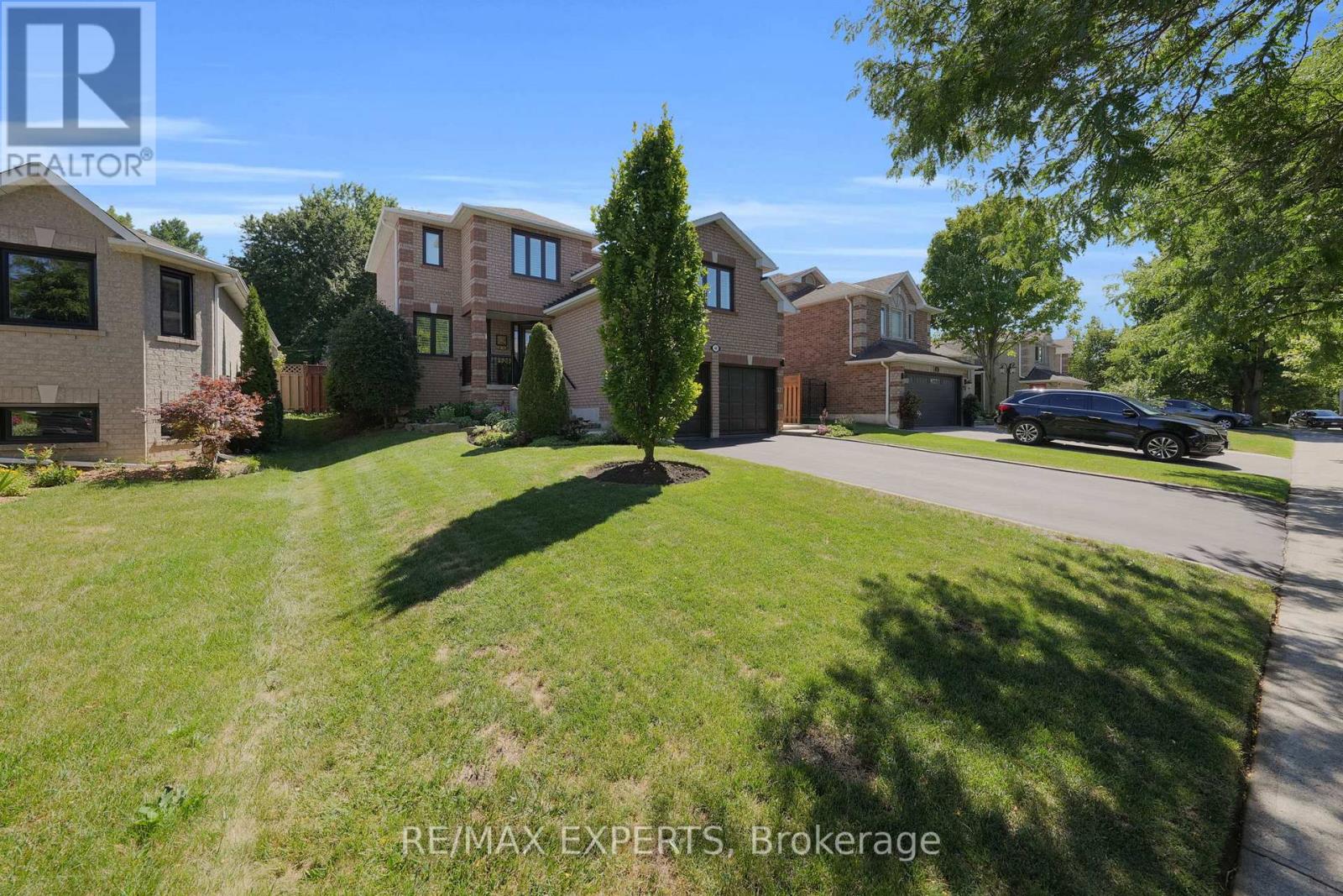 44 Sunkist Valley Road, Caledon, Ontario  L7E 1T1 - Photo 2 - W12508896