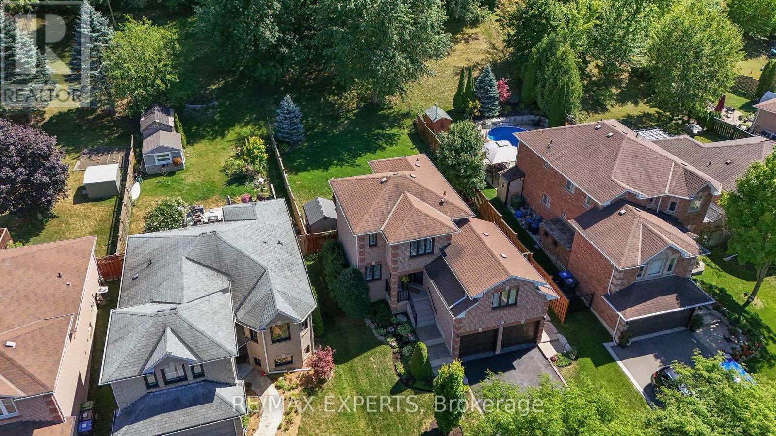 44 Sunkist Valley Road, Caledon, Ontario  L7E 1T1 - Photo 4 - W12508896