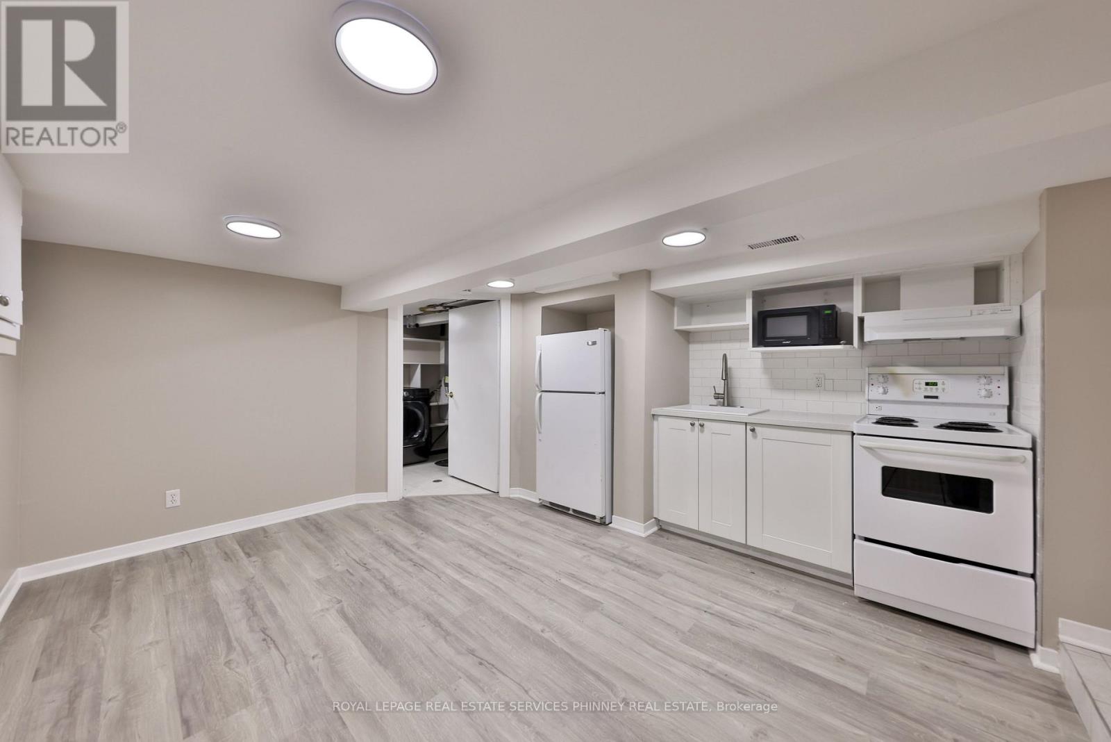 LOWER - 47 WASHINGTON AVENUE, Oakville, Ontario