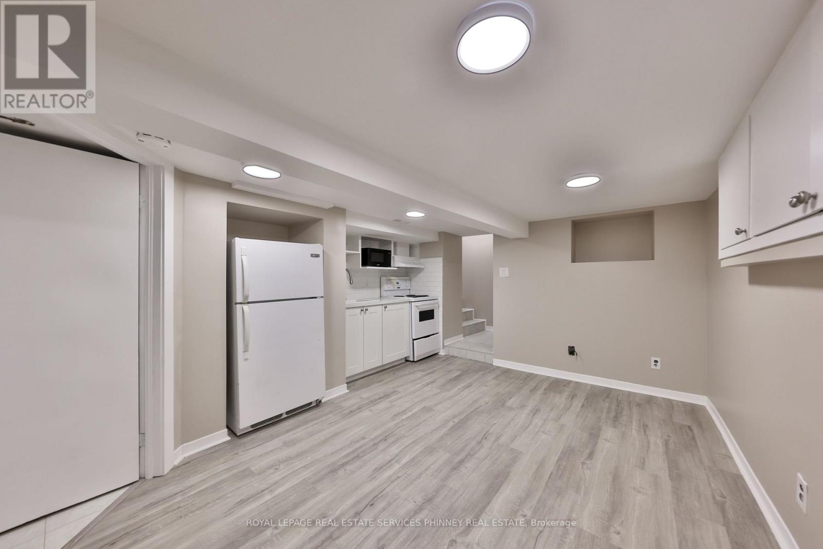 Lower - 47 Washington Avenue, Oakville, Ontario  L6K 1W5 - Photo 4 - W12508910