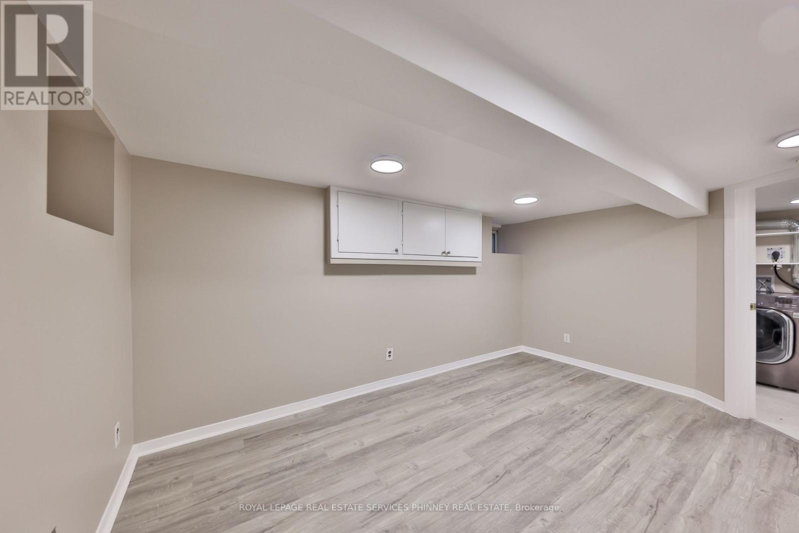 Lower - 47 Washington Avenue, Oakville, Ontario  L6K 1W5 - Photo 5 - W12508910