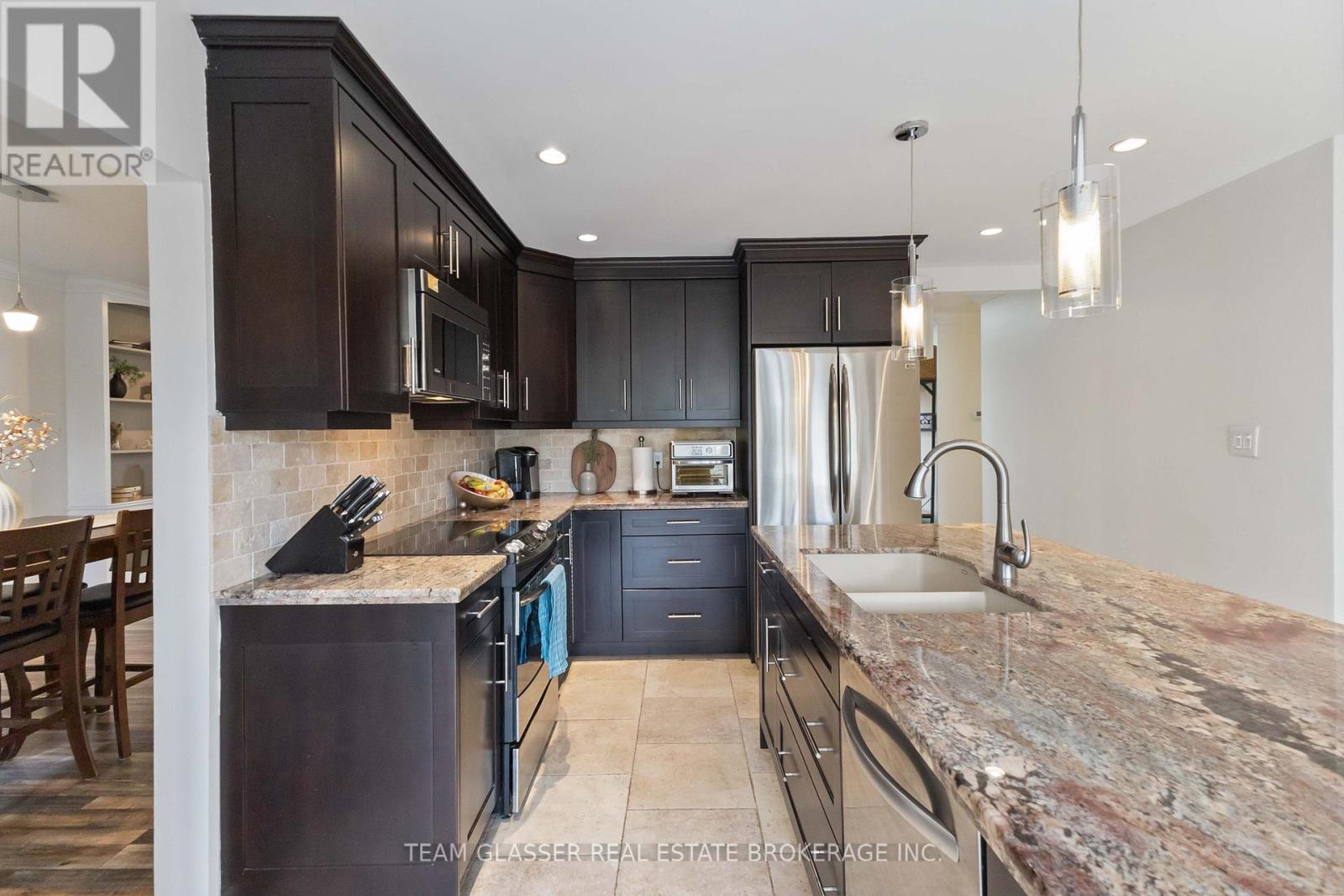 1054 Wembley Road, London North, Ontario  N6H 3X6 - Photo 11 - X12508980