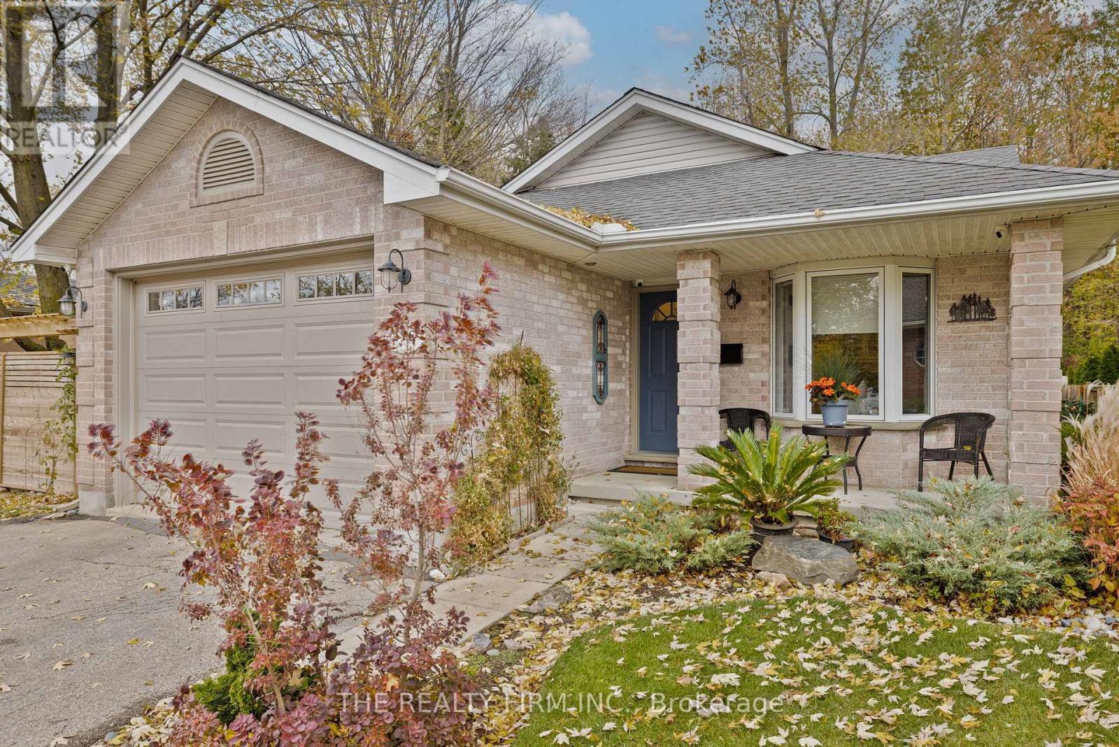 276 Ferndale Avenue, London South, Ontario  N6C 5K6 - Photo 2 - X12509040